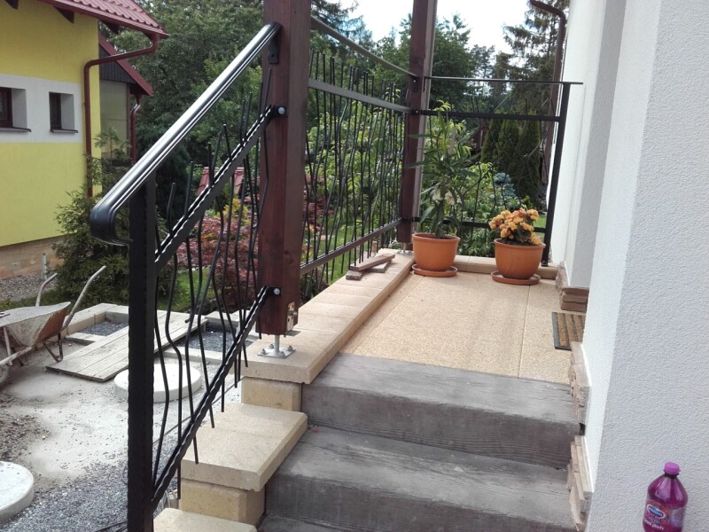 2016 Budisovice - zabradli na schodisti